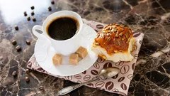 Kdy je nejlepší čas na první kávu, abyste se vyhnuli únavě a nervozitě?